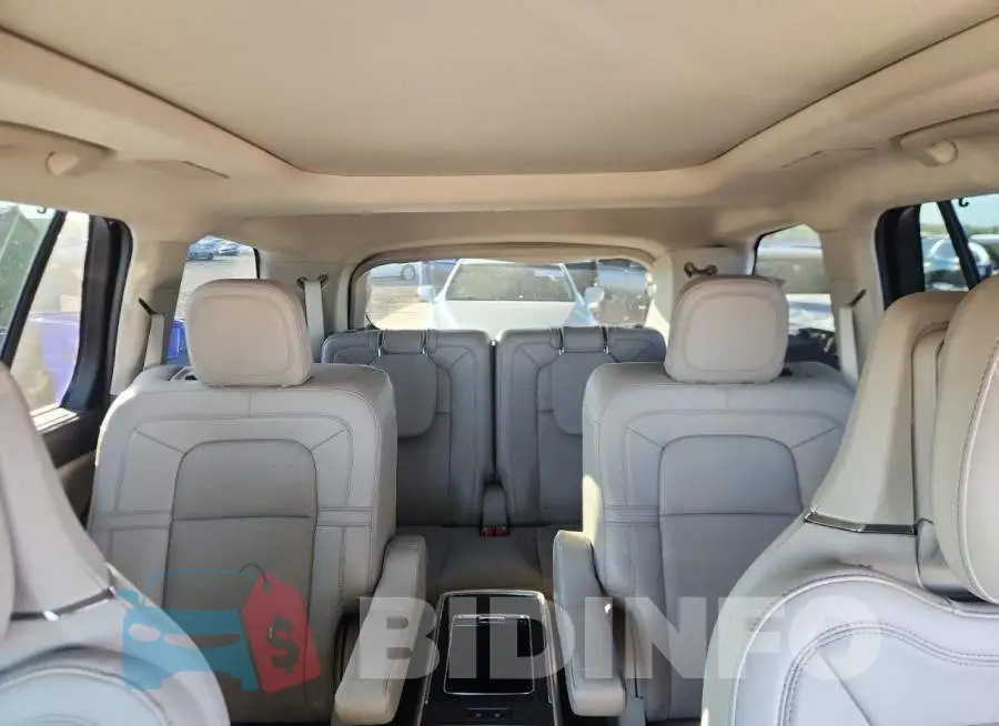 5LM5J7XC9MGL04431 Photo# 10