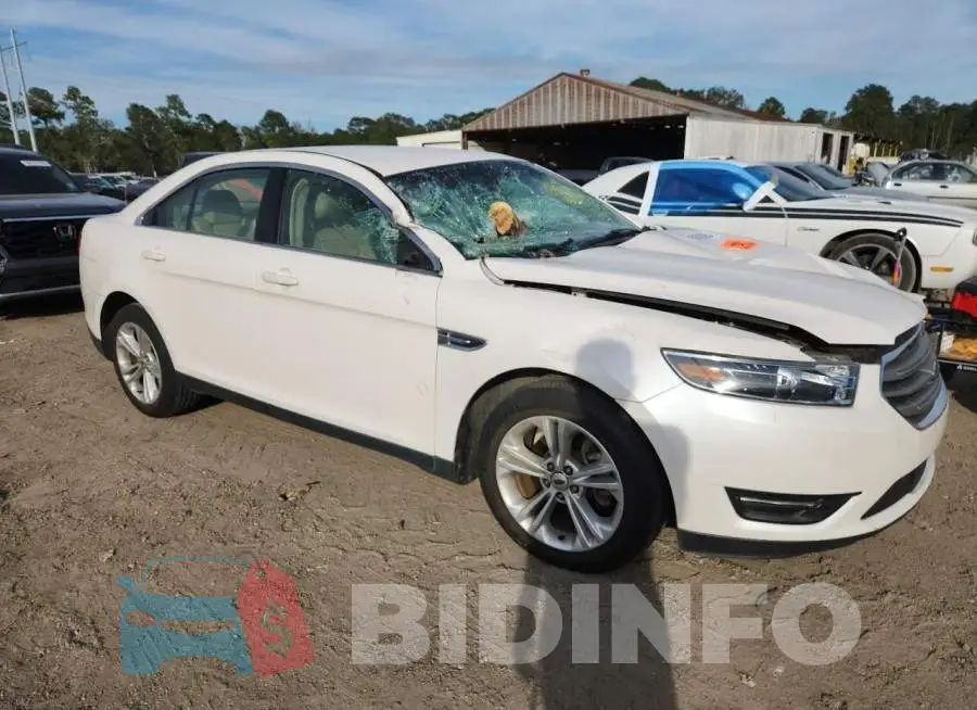 1FAHP2E88JG111015 Photo# 4