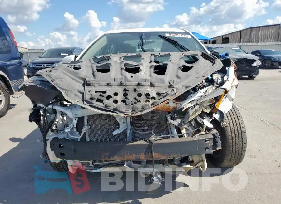 2T1BURHEXHC937327 Photo# 5