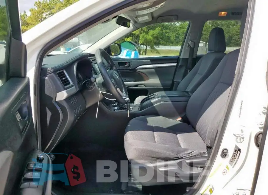5TDZZRFH7HS233817 Photo# 7