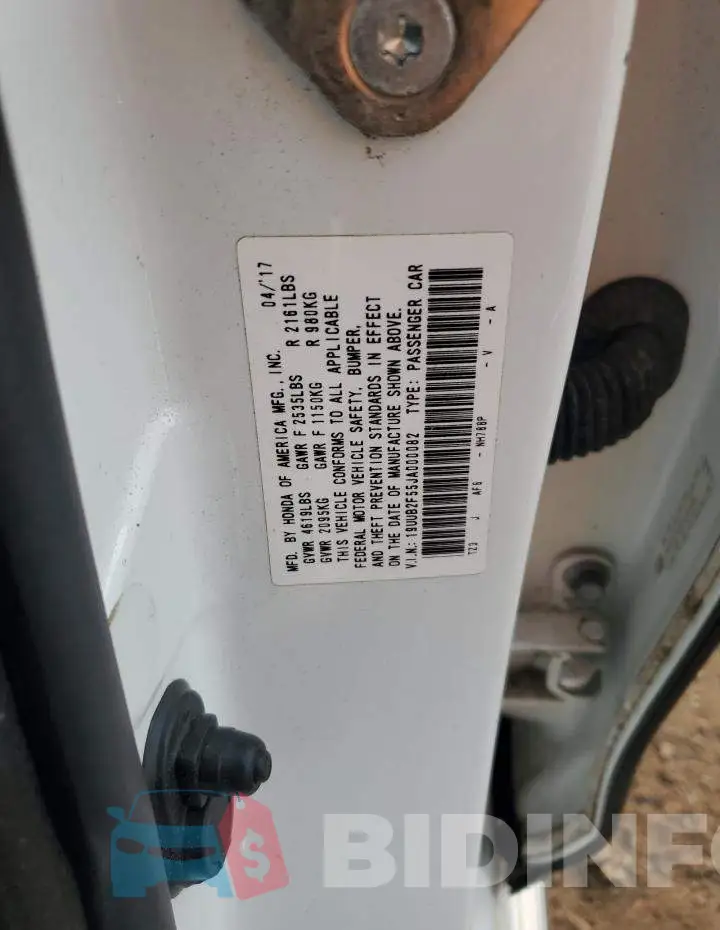 19UUB2F55JA000082 Photo# 12