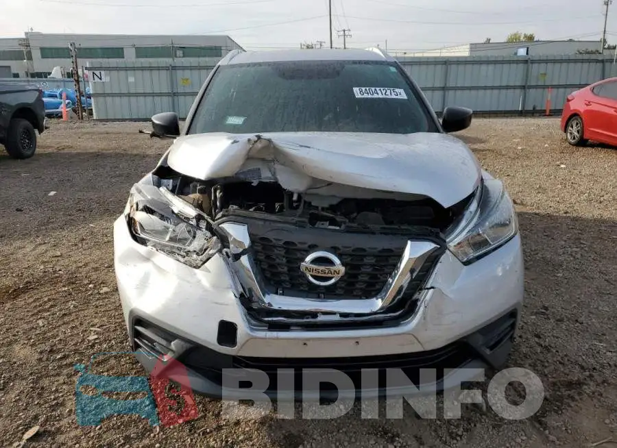 3N1CP5CU5JL537104 Photo# 5