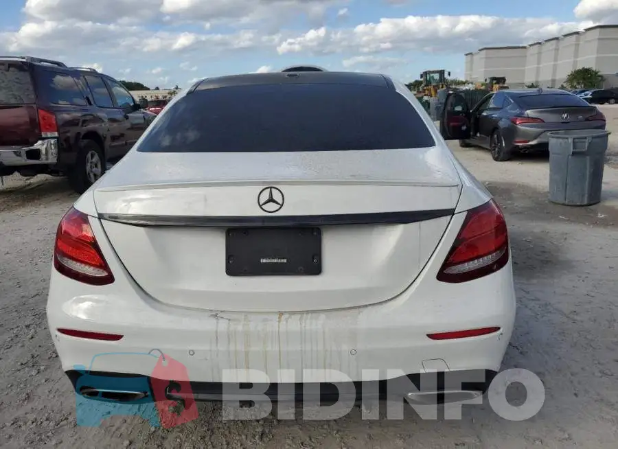 WDDZF4KB1HA167586 Photo# 6