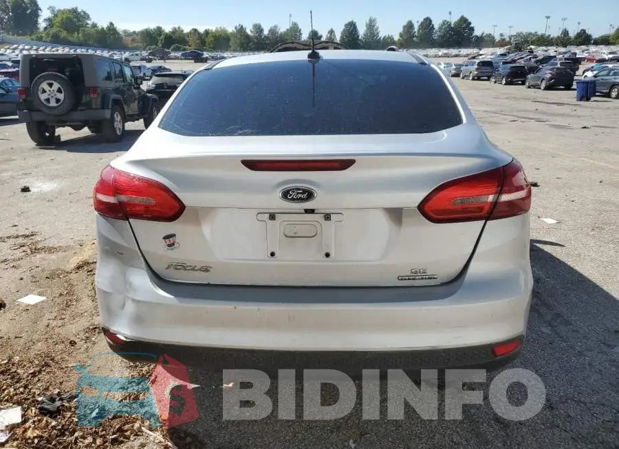 1FADP3F24GL378490 Photo# 6