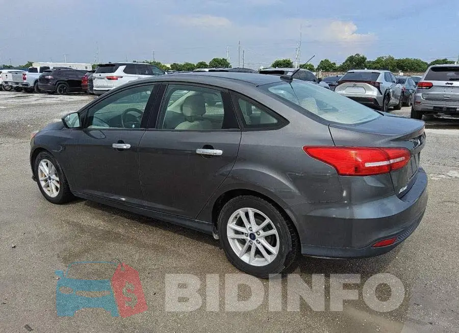1FADP3F28JL252804 Photo# 2