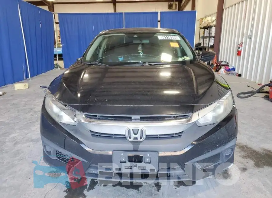 19XFC2F84GE039444 Photo# 5