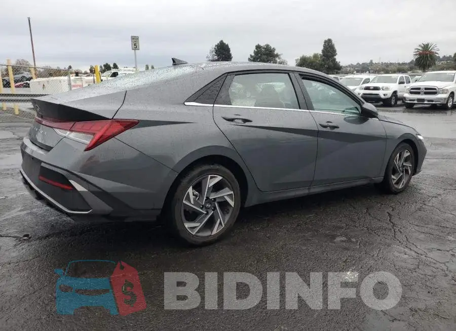 KMHLS4DG7SU032411 Photo# 3