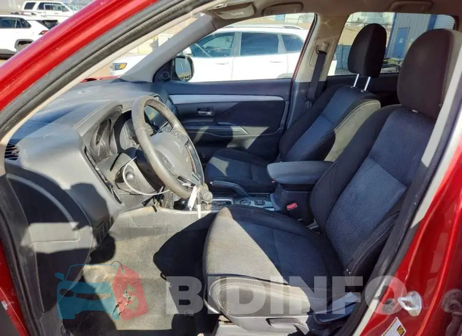 JA4AD3A35JZ035935 Photo# 7
