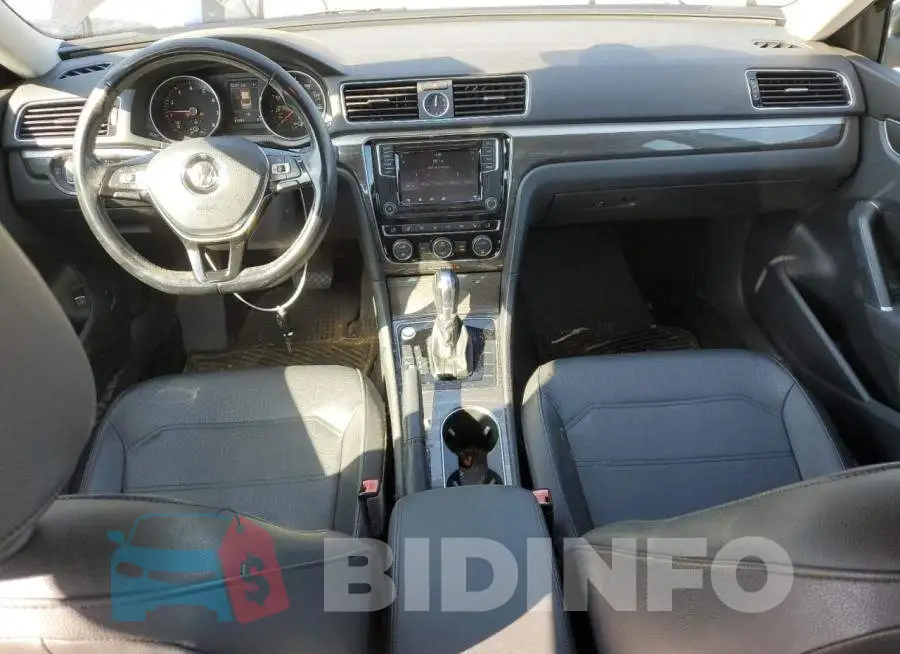 1VWGT7A32HC030941 Photo# 8