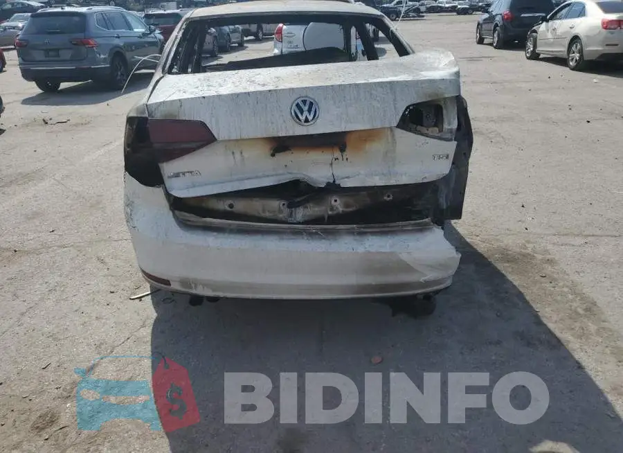 3VW2B7AJ8HM228224 Photo# 6