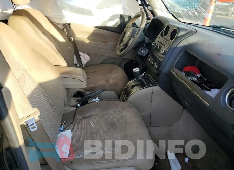 1C4NJPBA7GD574602 Photo# 7
