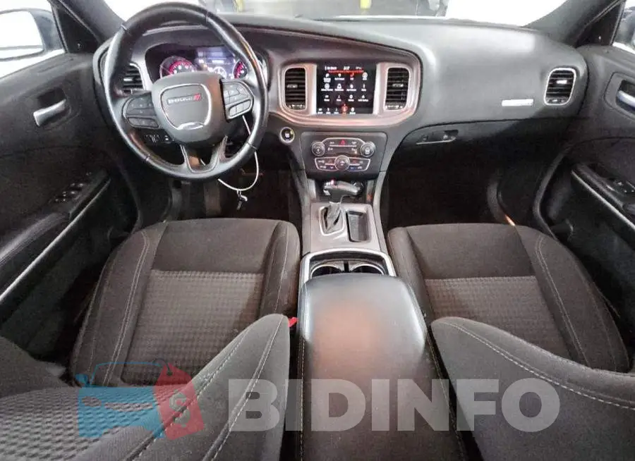 2C3CDXBG3PH704207 Photo# 8