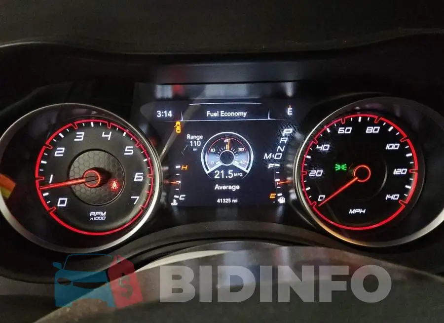 2C3CDXBG3PH704207 Photo# 9