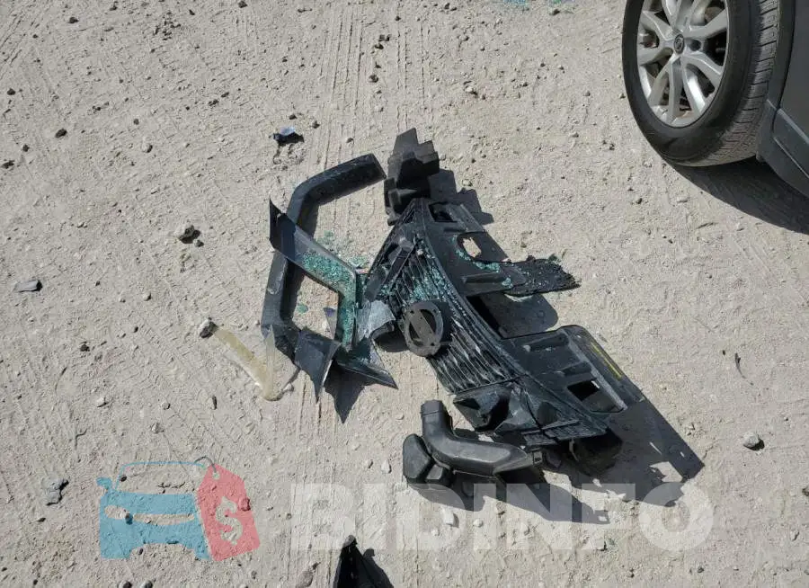 JN8AT2MT5HW133197 Photo# 12