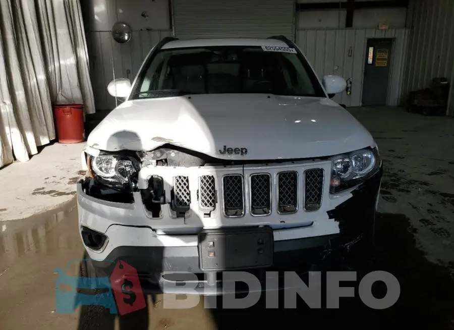 1C4NJDEB1HD128126 Photo# 5