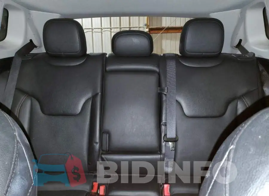 3C4NJDCB3LT238634 Photo# 10