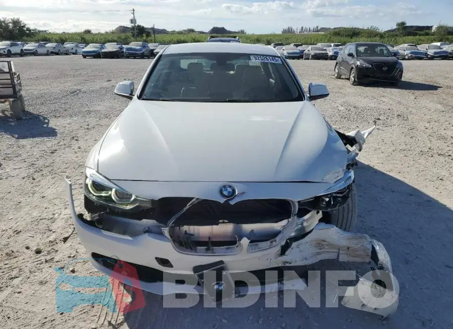 WBA8A9C51JAH14873 Photo# 5