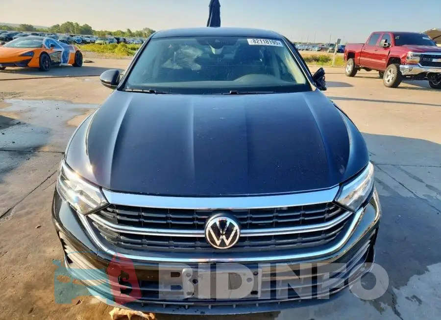 3VW5M7BU2RM099592 Photo# 5