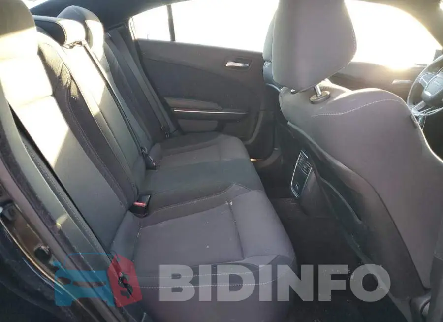 2C3CDXJG8GH293873 Photo# 10