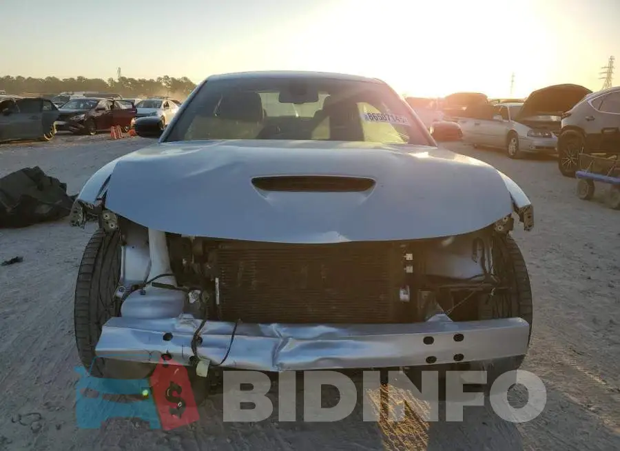 2C3CDXMG8PH705060 Photo# 5