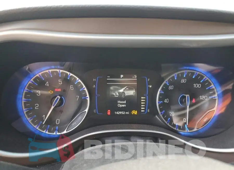 2C4RC1BGXJR149618 Photo# 9
