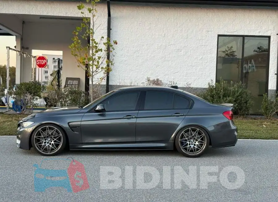 WBS8M9C59H5G84818 Photo# 14