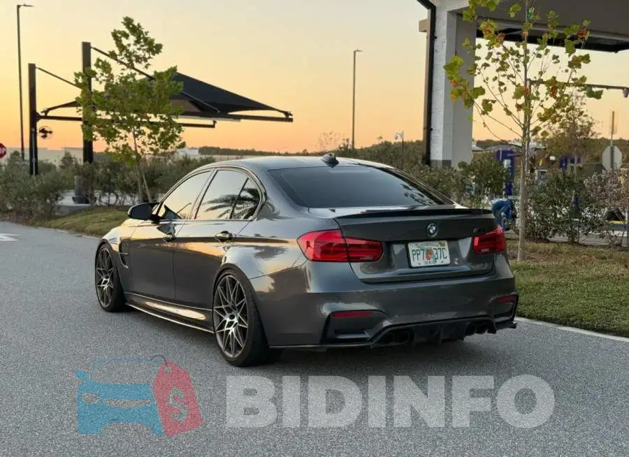 WBS8M9C59H5G84818 Photo# 3