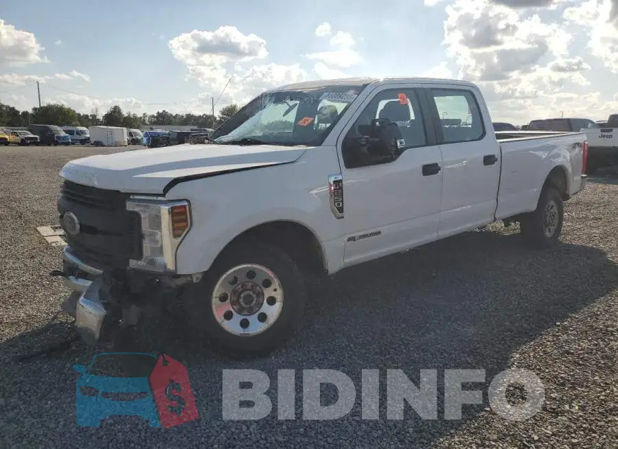 1FT7W2BT2JEB63236 Photo# 1