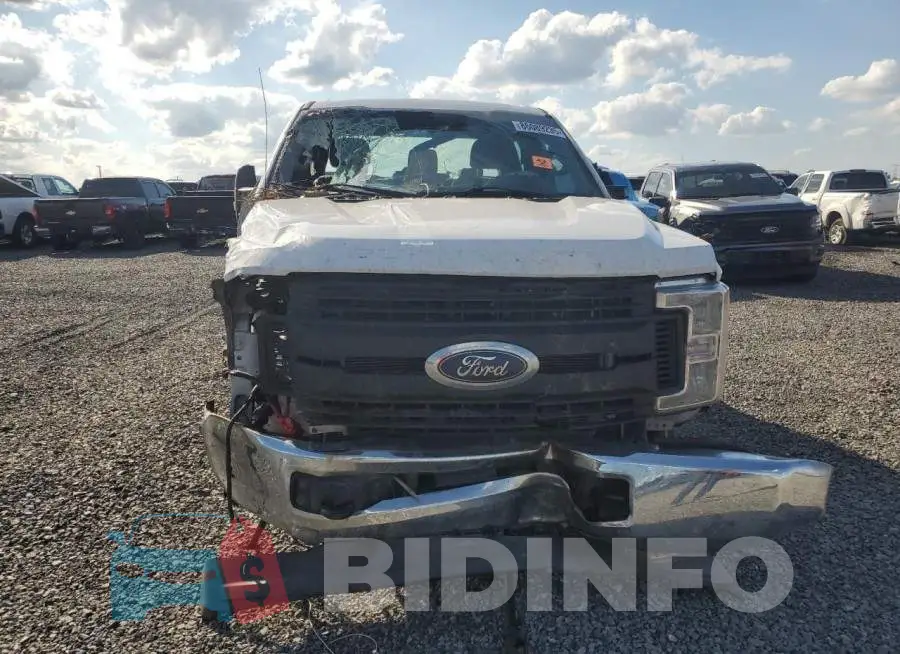 1FT7W2BT2JEB63236 Photo# 5