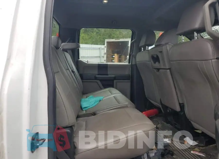 1FT7W2BT2JEB63236 Photo# 10