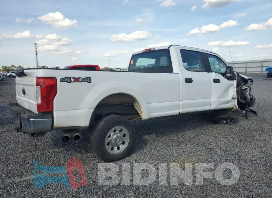 1FT7W2BT2JEB63236 Photo# 3