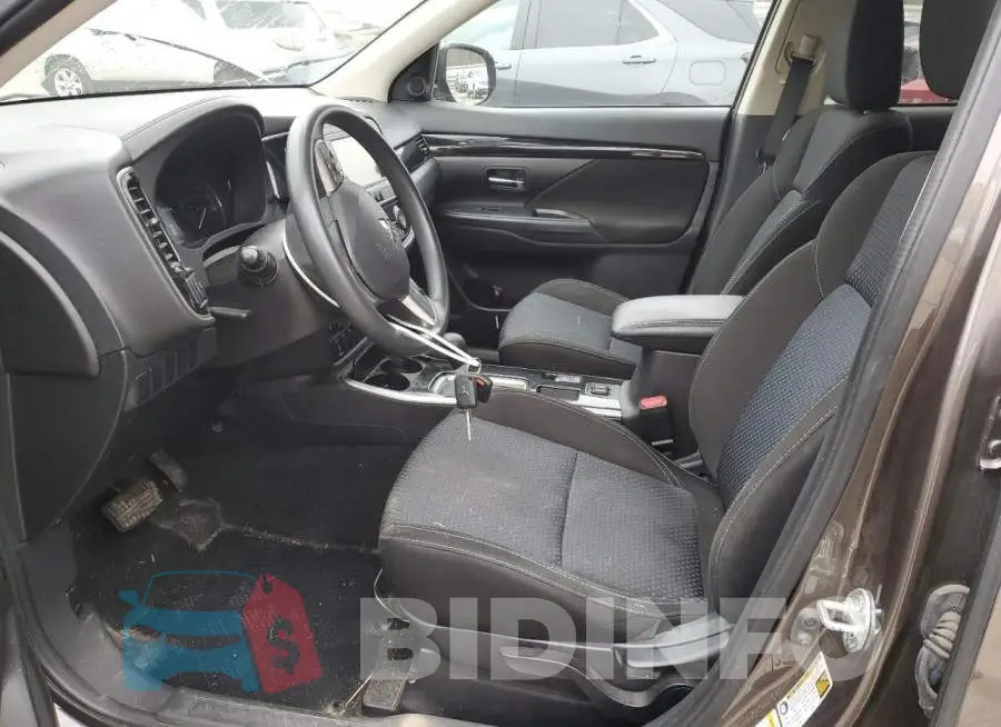 JA4AD2A33KZ015713 Photo# 7