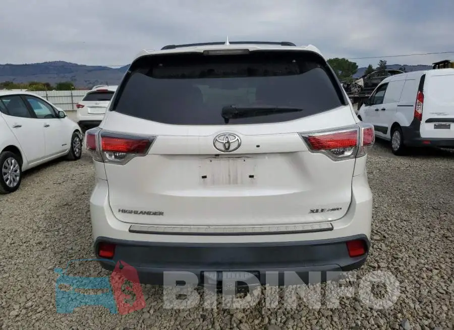 5TDJKRFH3GS241803 Photo# 6