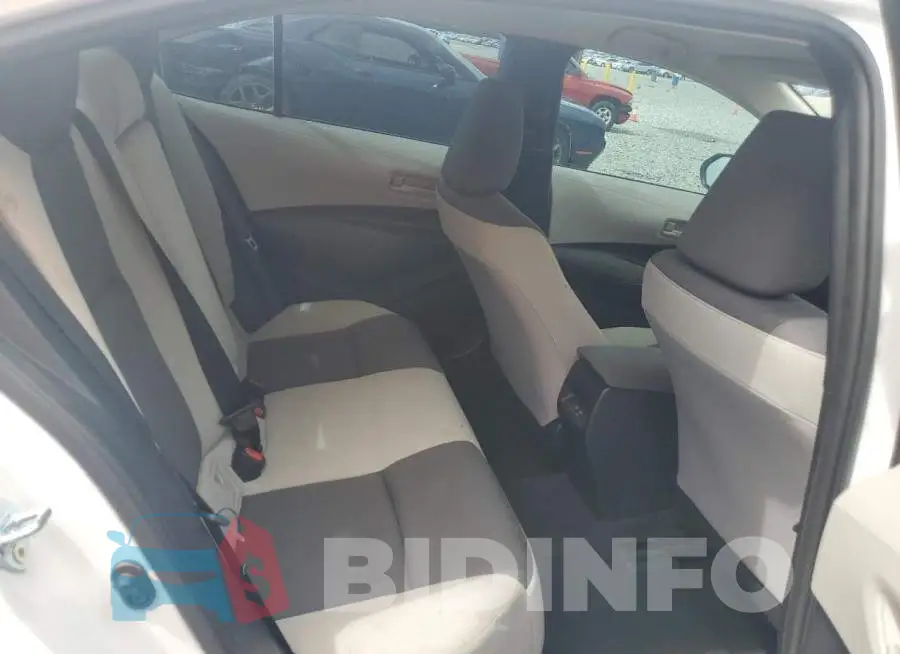 5YFB4MDE9SP271173 Photo# 10