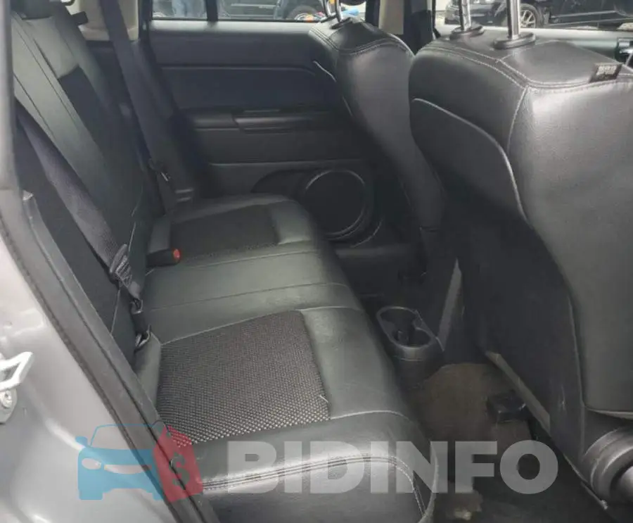 1C4NJCBA8HD173778 Photo# 11