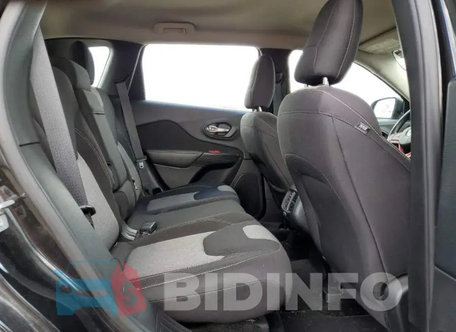 1C4PJLAB9GW114048 Photo# 11