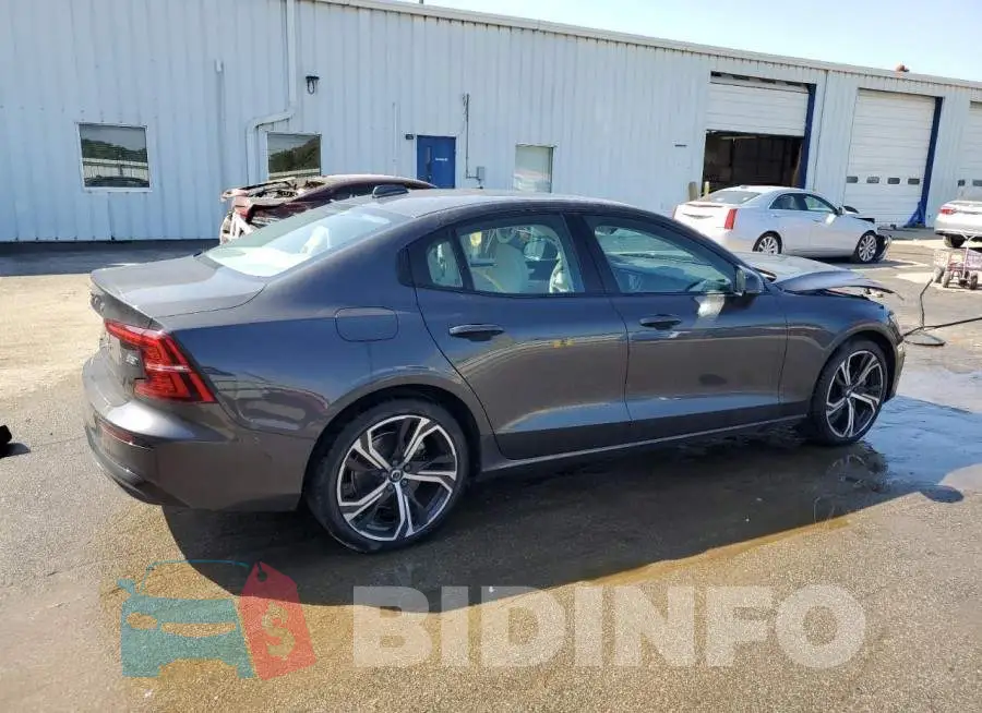 7JRL12TL3RG282474 Photo# 3