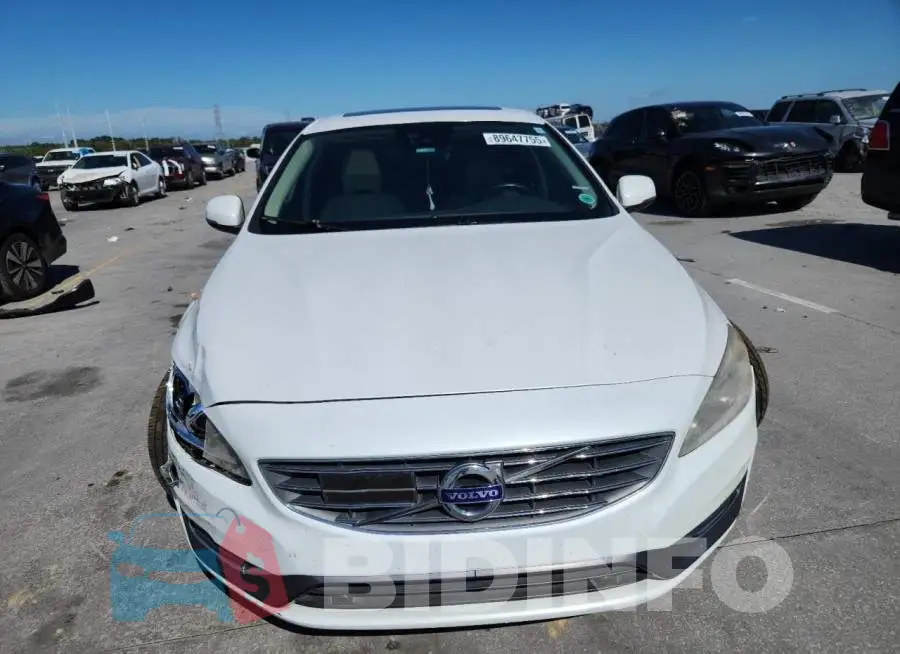 LYV402FM3GB110108 Photo# 5