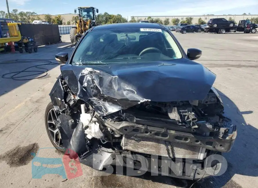 1FADP3M22JL227223 Photo# 5