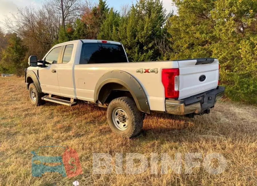 1FT7X2BT2HEC43871 Photo# 3