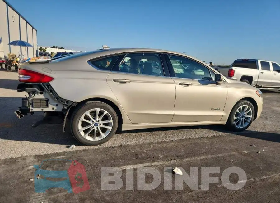 3FA6P0LU7KR221382 Photo# 3