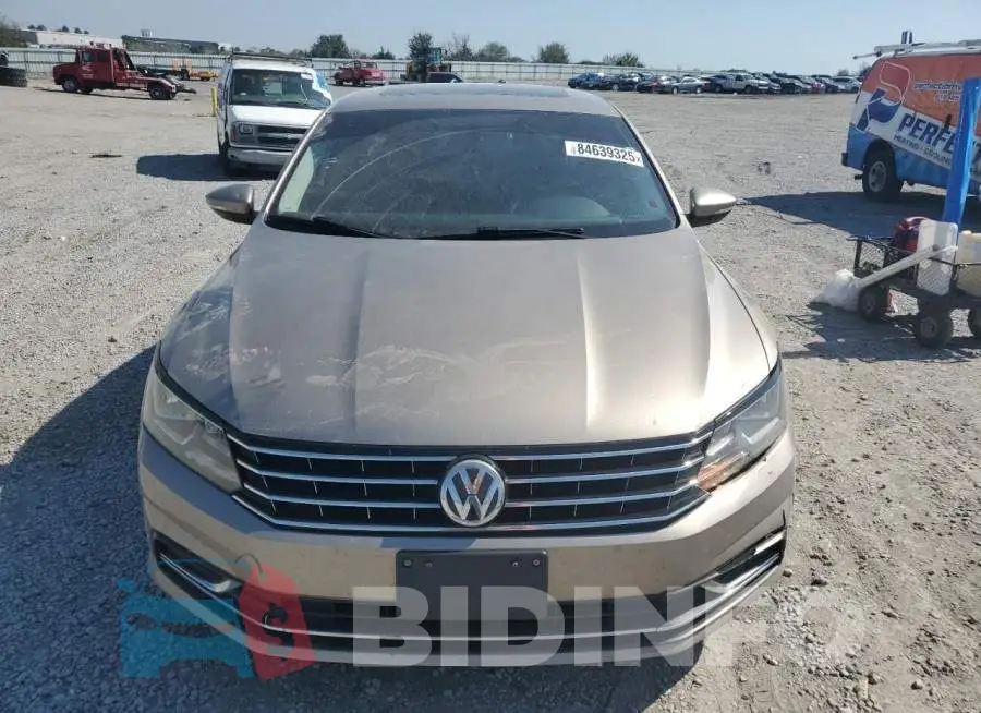 1VWBS7A37GC037170 Photo# 5