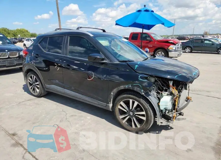 3N1CP5CU5JL520383 Photo# 4