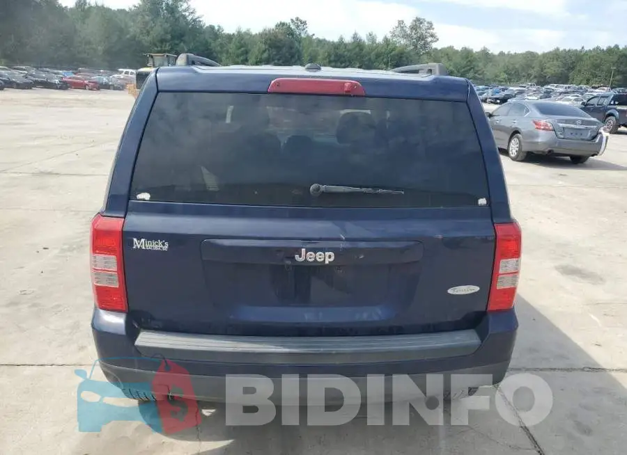 1C4NJPFB2GD814383 Photo# 6