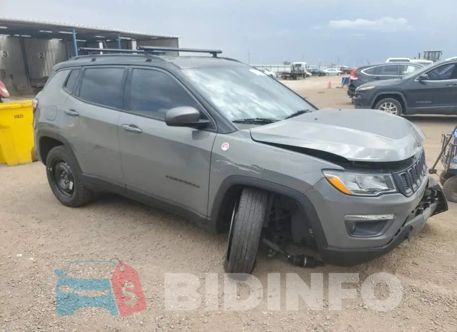 3C4NJDDB3LT244299 Photo# 4