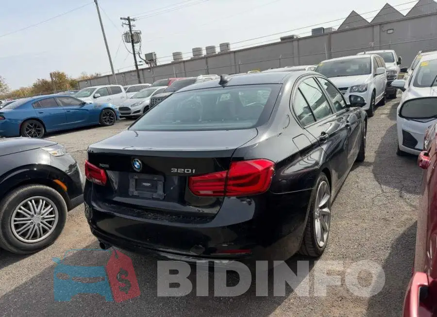 WBA8A3C53GK689066 Photo# 4
