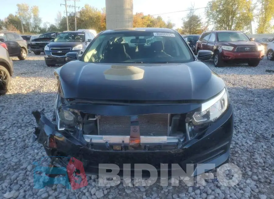 19XFC2F70GE072142 Photo# 5