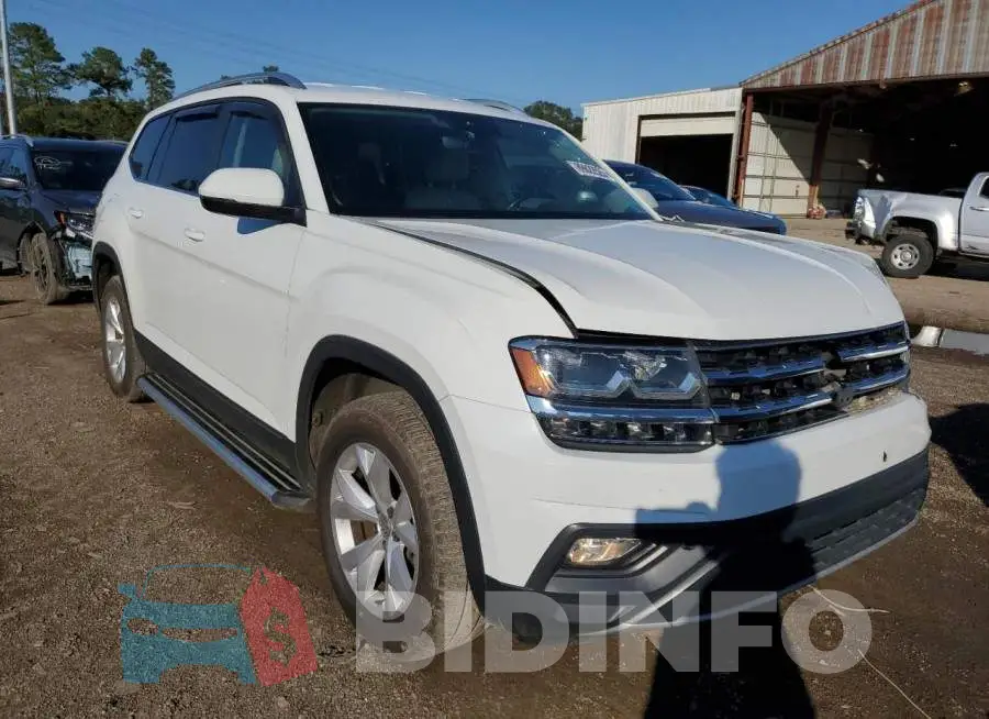 1V2LR2CA5JC538744 Photo# 4