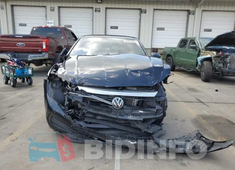 3VW5M7BU2RM100109 Photo# 5