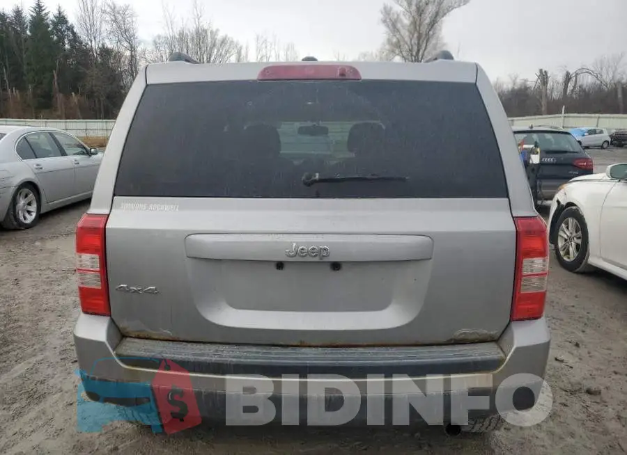 1C4NJRBB0GD668812 Photo# 5